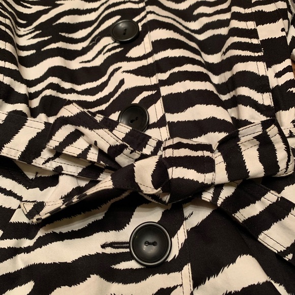 ShanaK black/white zebra trench coat - Picture 3 of 9